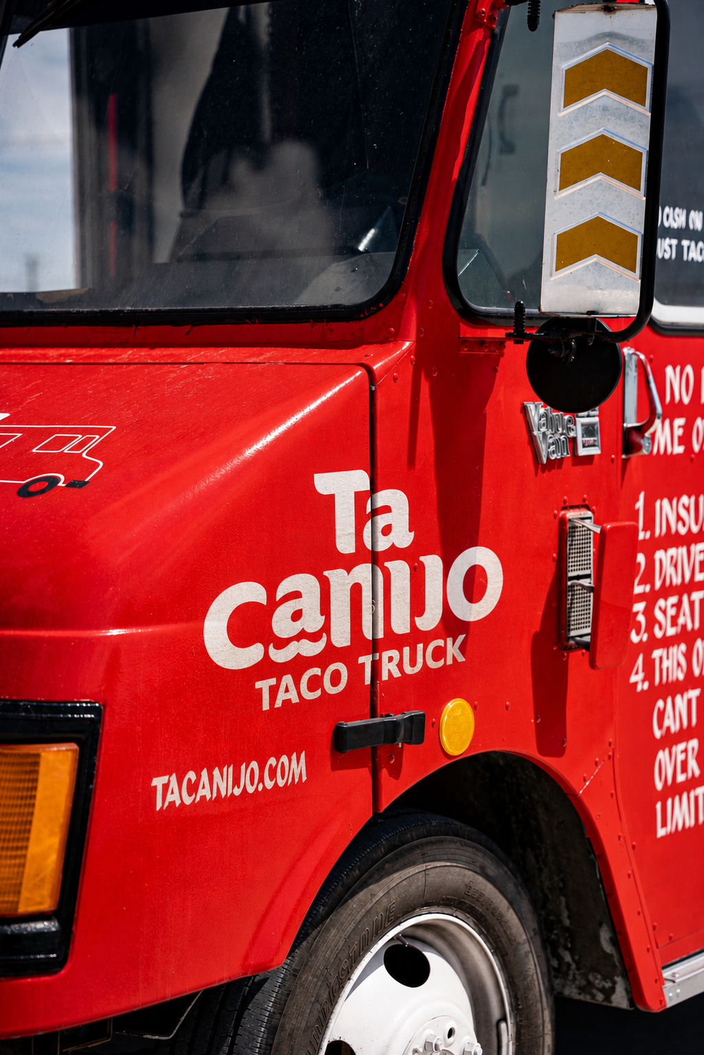 Ta Canijo red taco truck